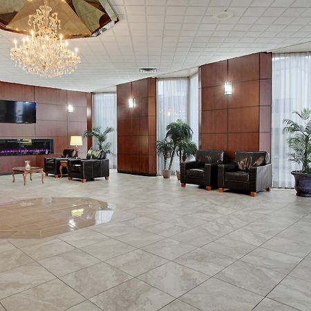 Travelodge By Wyndham Lloydminster Dış mekan fotoğraf