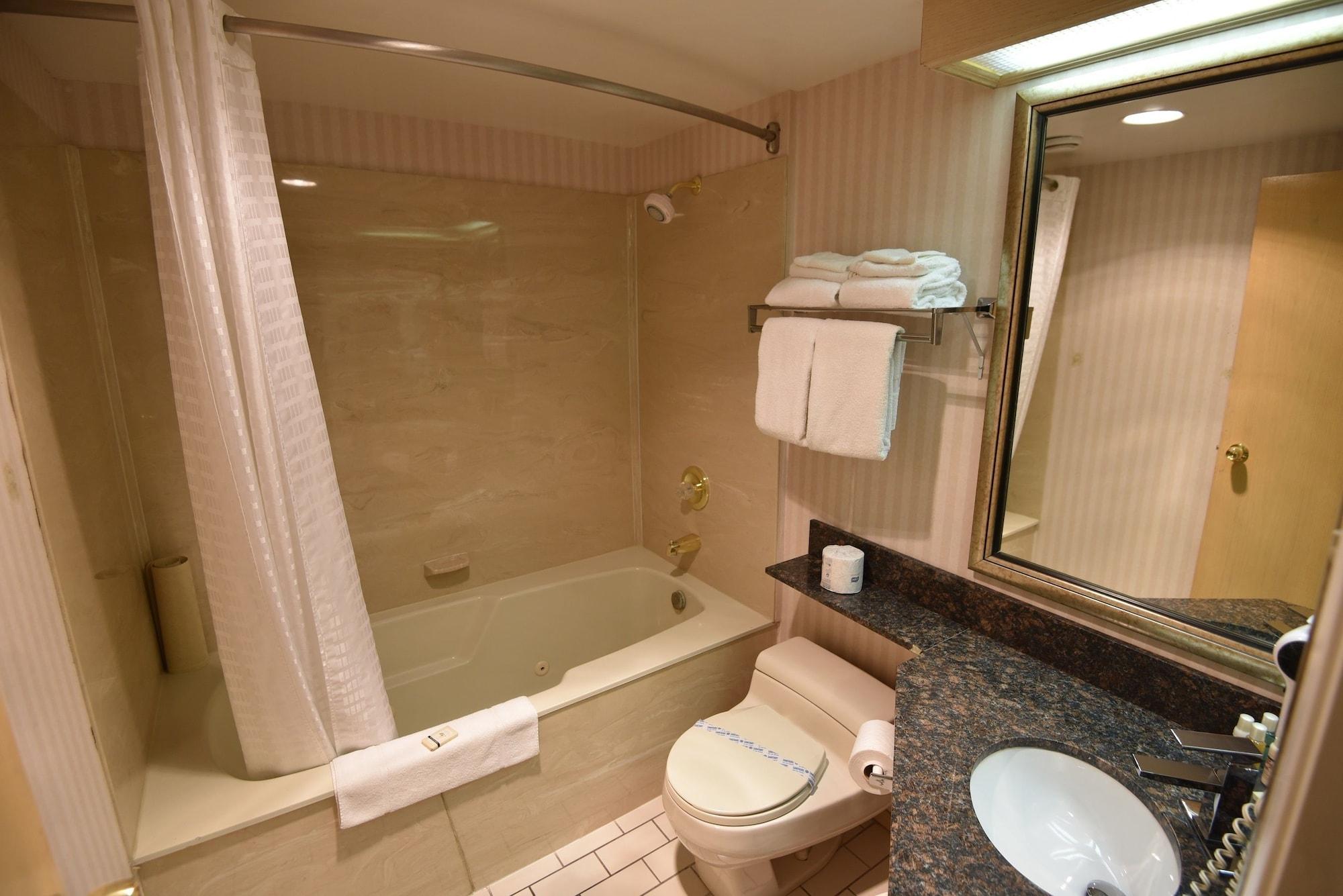 Travelodge By Wyndham Lloydminster Dış mekan fotoğraf
