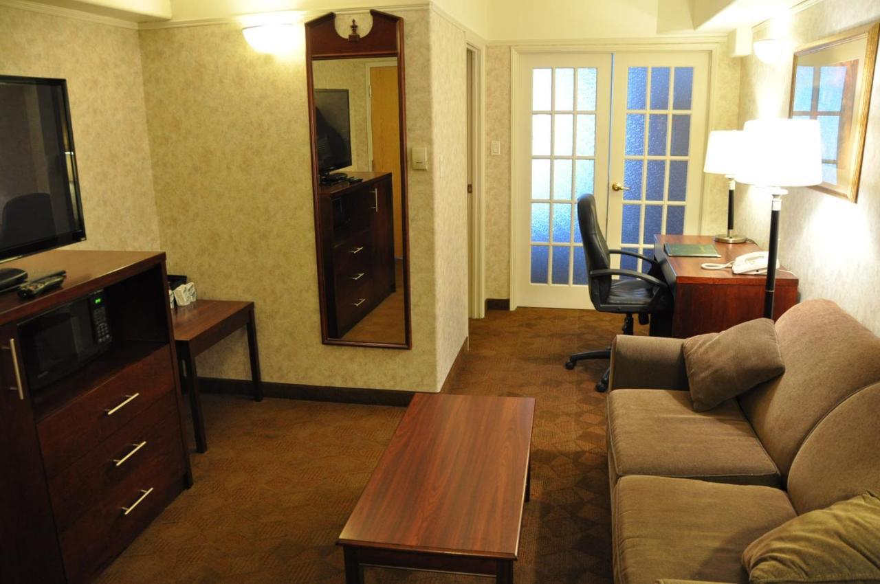 Travelodge By Wyndham Lloydminster Dış mekan fotoğraf