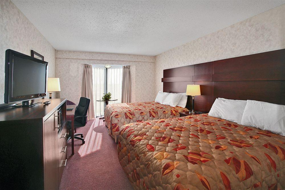Travelodge By Wyndham Lloydminster Dış mekan fotoğraf