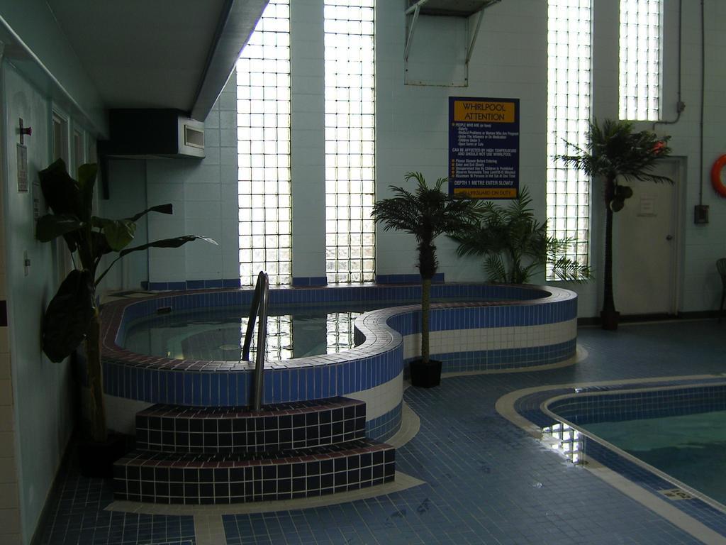 Travelodge By Wyndham Lloydminster Dış mekan fotoğraf