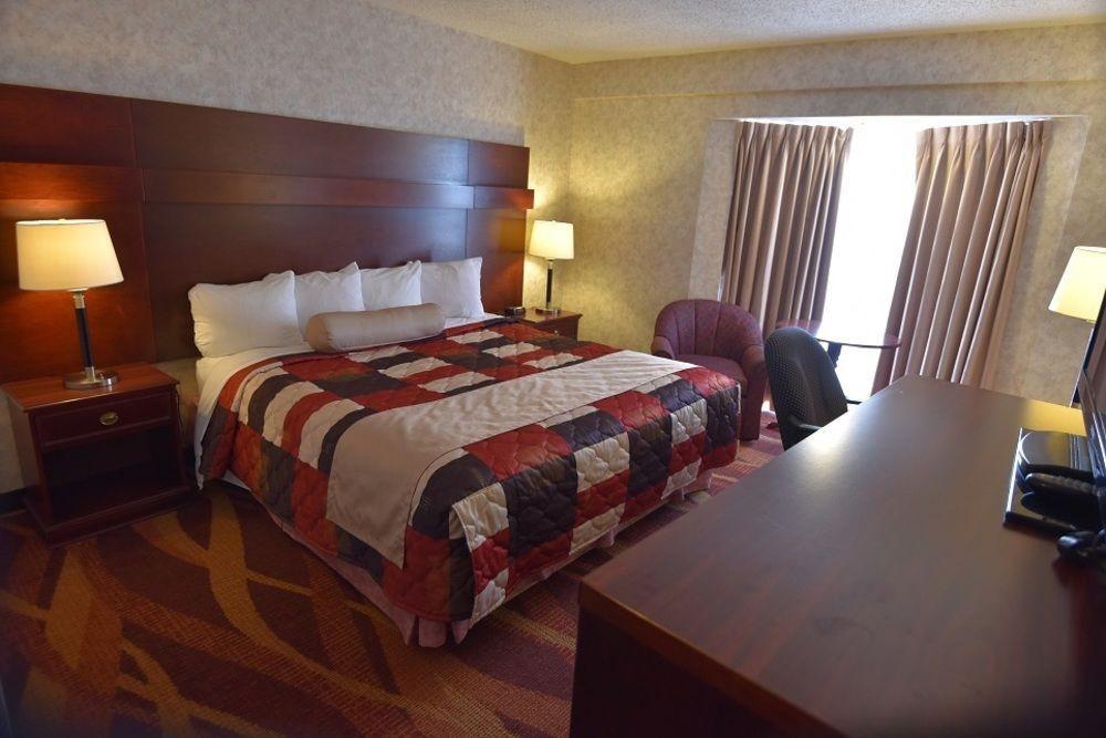 Travelodge By Wyndham Lloydminster Dış mekan fotoğraf