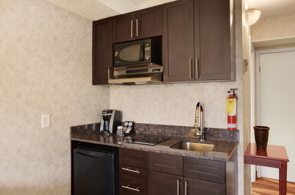 Travelodge By Wyndham Lloydminster Dış mekan fotoğraf