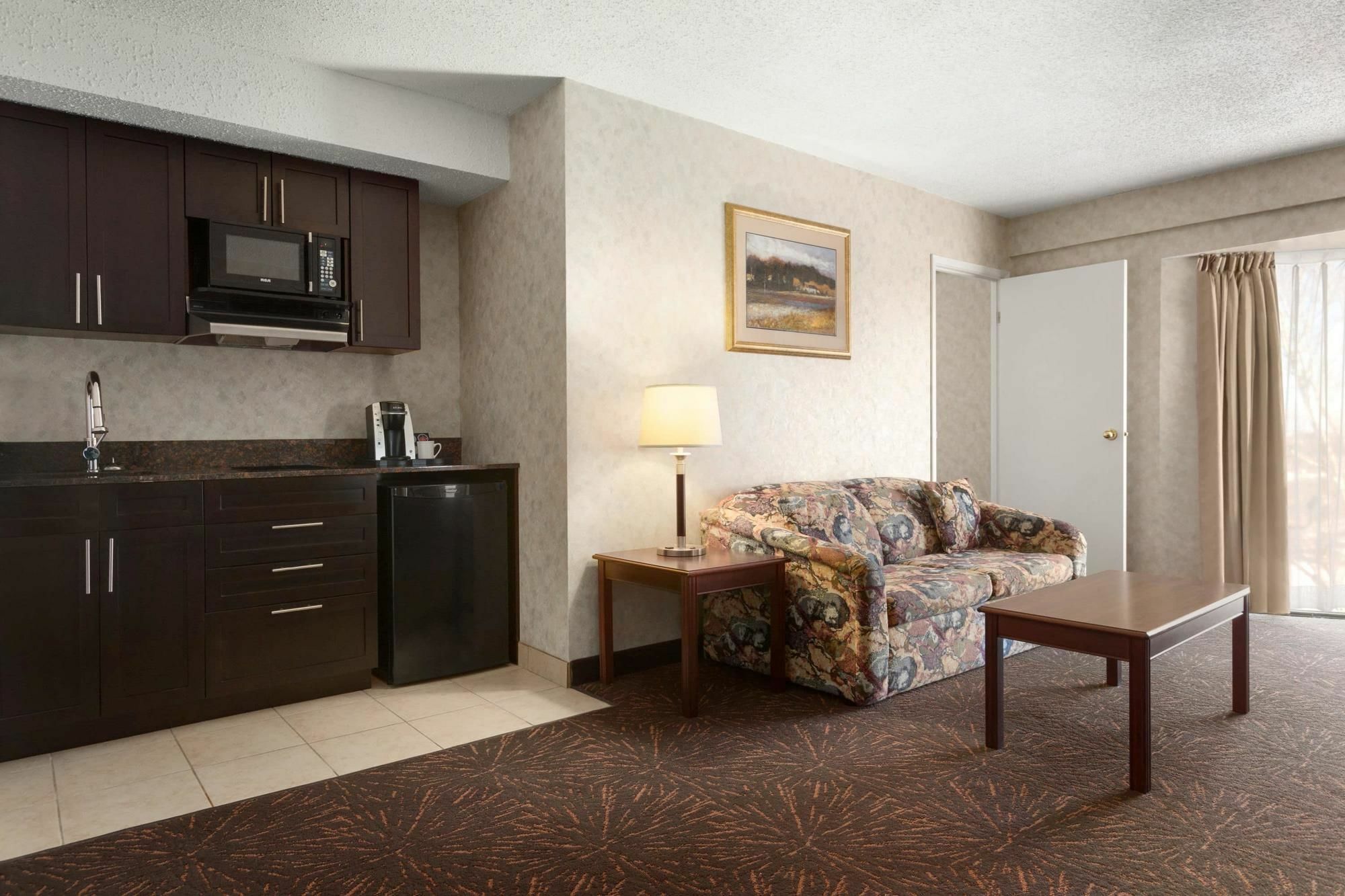 Travelodge By Wyndham Lloydminster Dış mekan fotoğraf